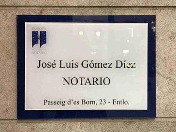 Notaría D'es Born placa